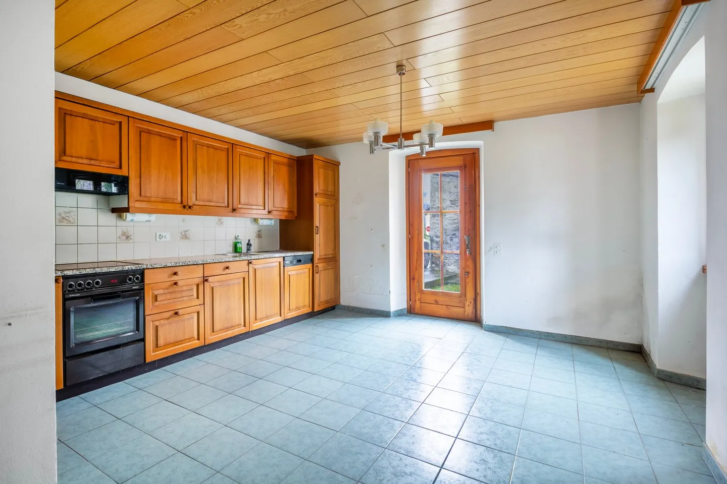 Proprietà con 5,5 stanze, circondata dalla natura - Foto 2 di 11