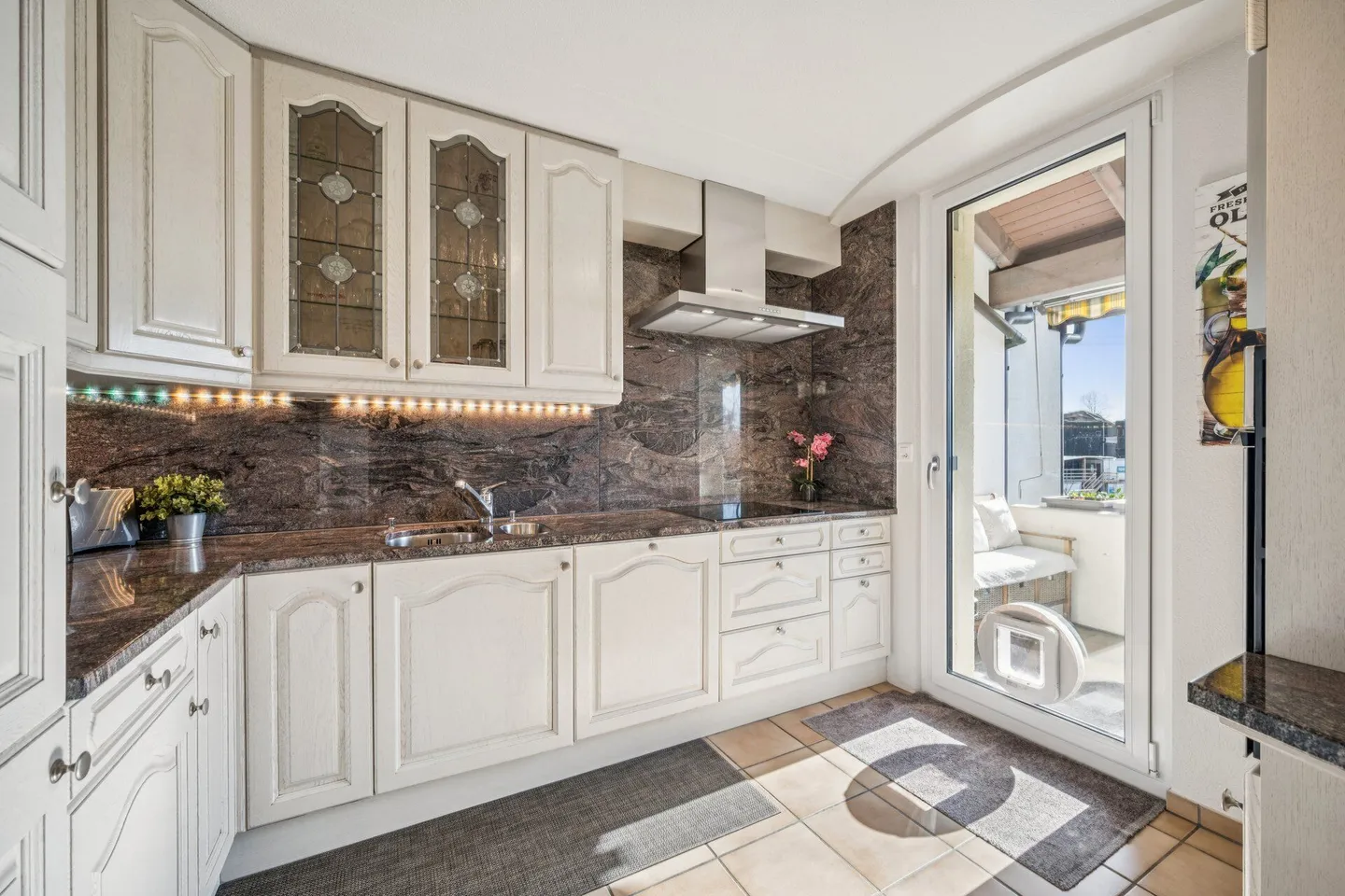 La felicità inizia con questa casa! - Foto 3 di 8