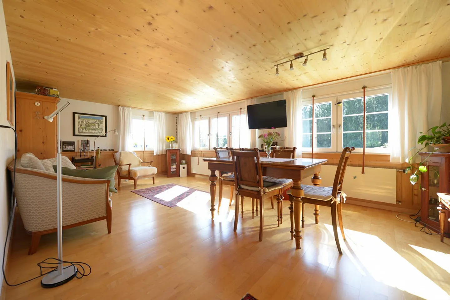 Discover this lovely 4.5-room single-family home in Heiden! - Photo 2 of 16