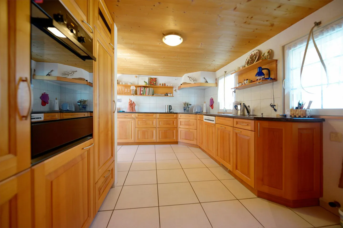 Discover this lovely 4.5-room single-family home in Heiden! - Photo 3 of 16