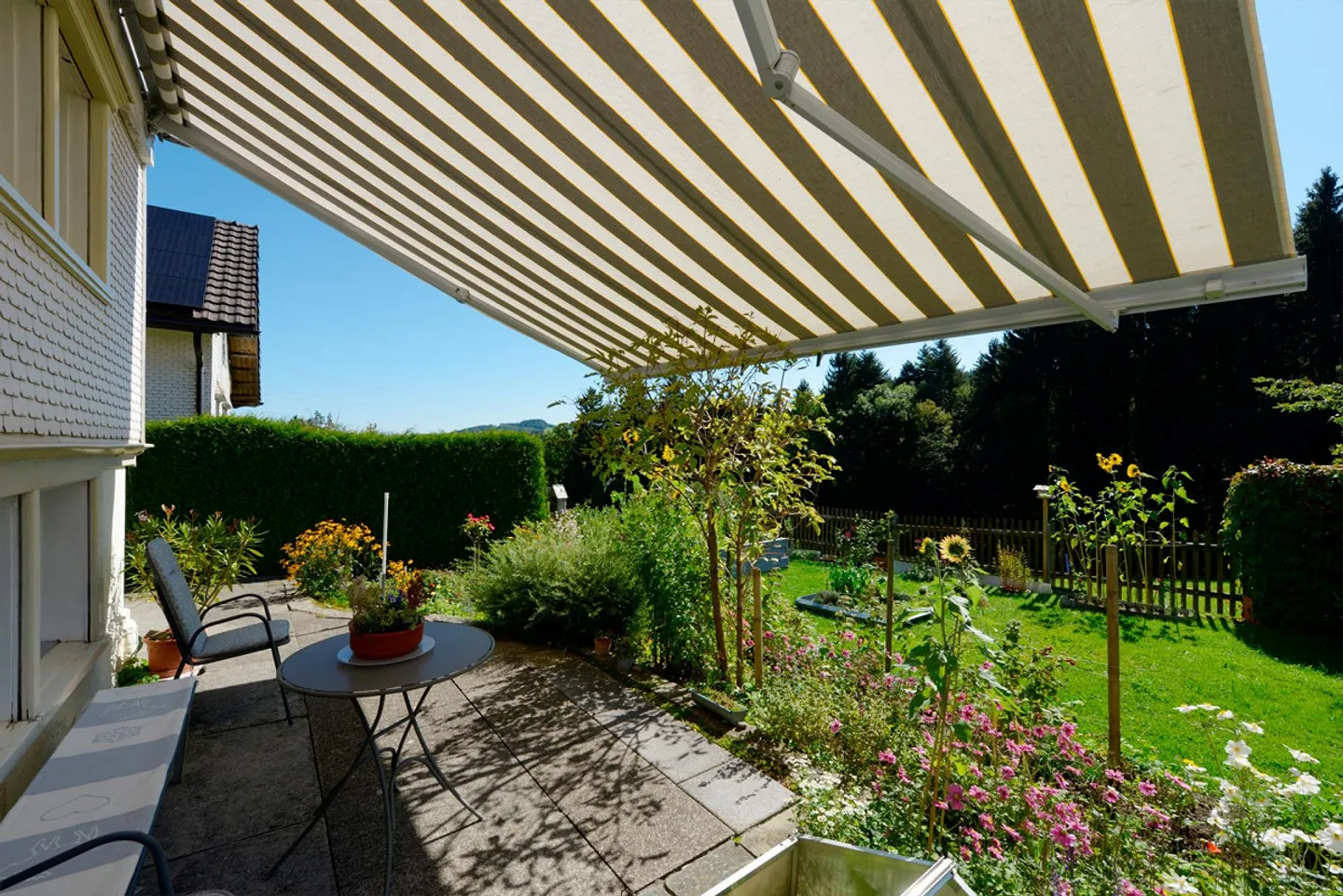 Discover this lovely 4.5-room single-family home in Heiden! - Photo 4 of 16