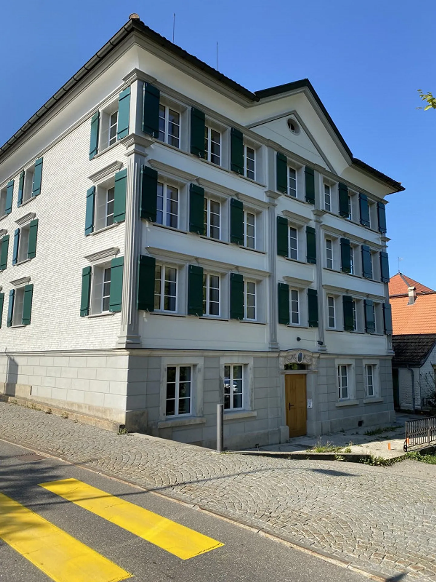 Charmante appartement de 4,5 pièces dans un bâtiment historique - Photo 7 sur 7