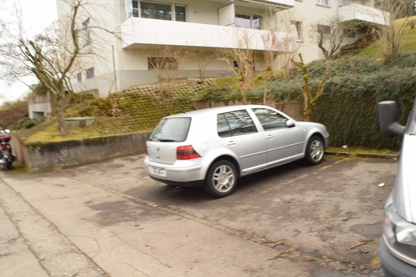 Outdoor parking space in Zurich - Photo 2 of 3
