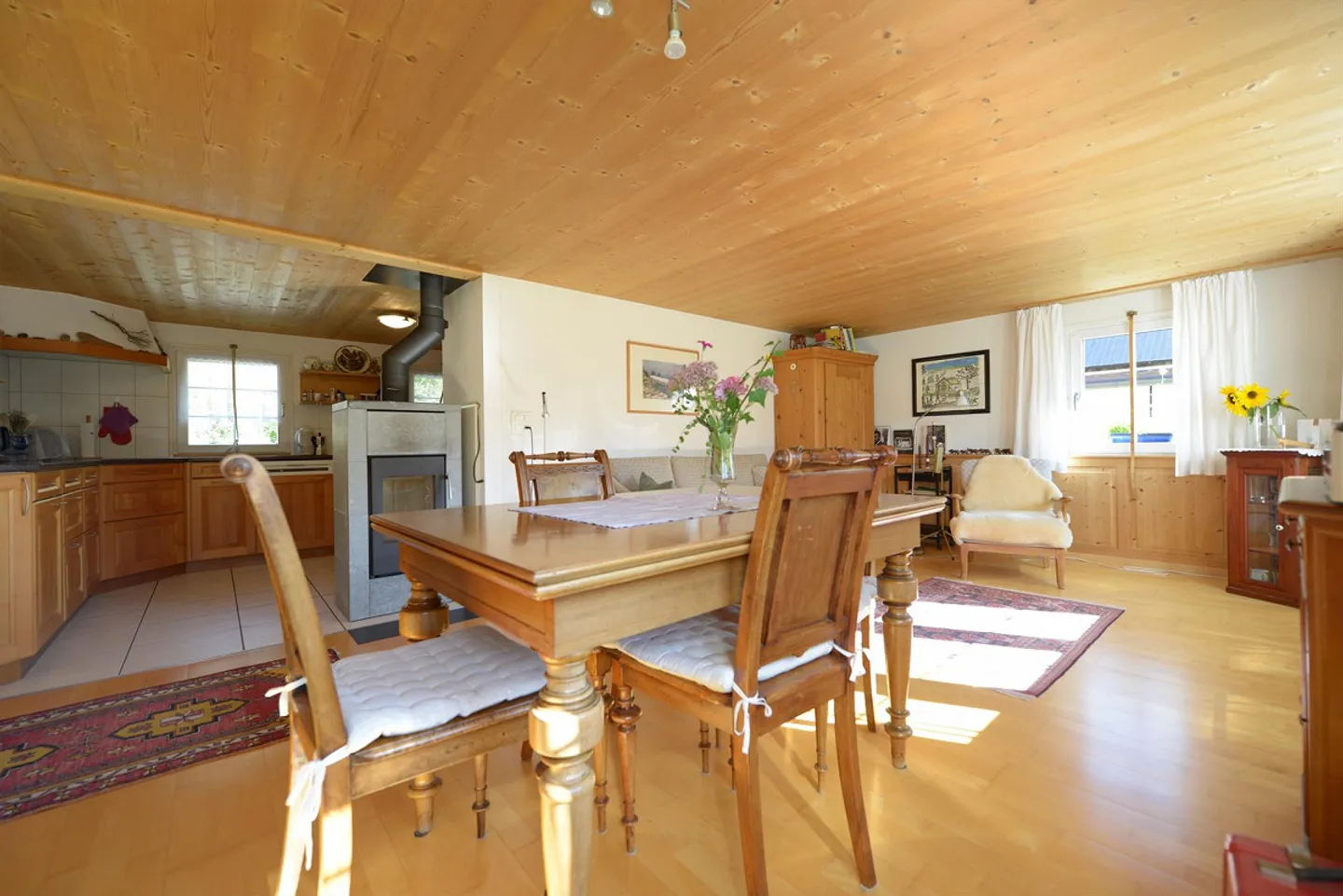 Discover this lovely 4.5-room single-family home in Heiden! - Photo 5 of 16