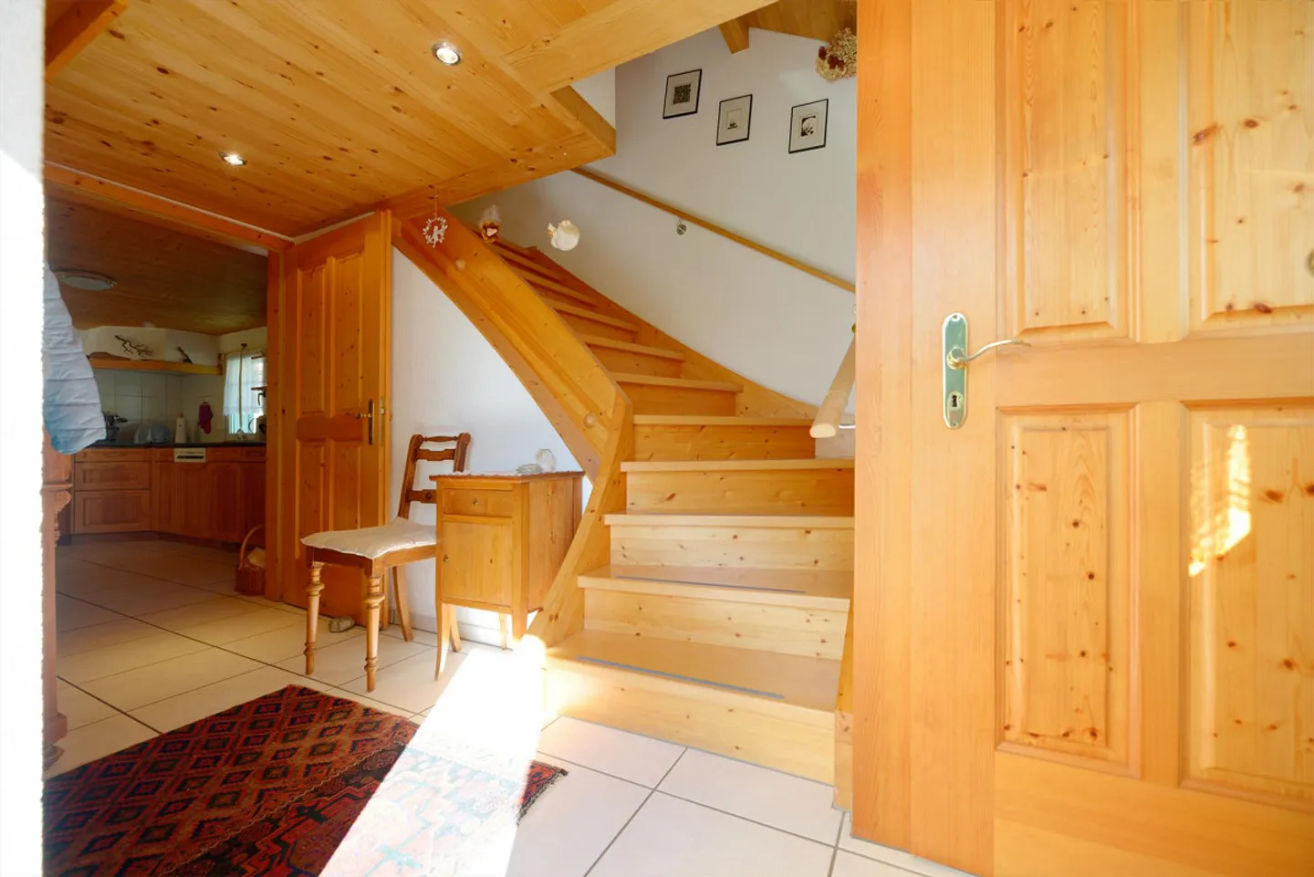 Discover this lovely 4.5-room single-family home in Heiden! - Photo 6 of 16