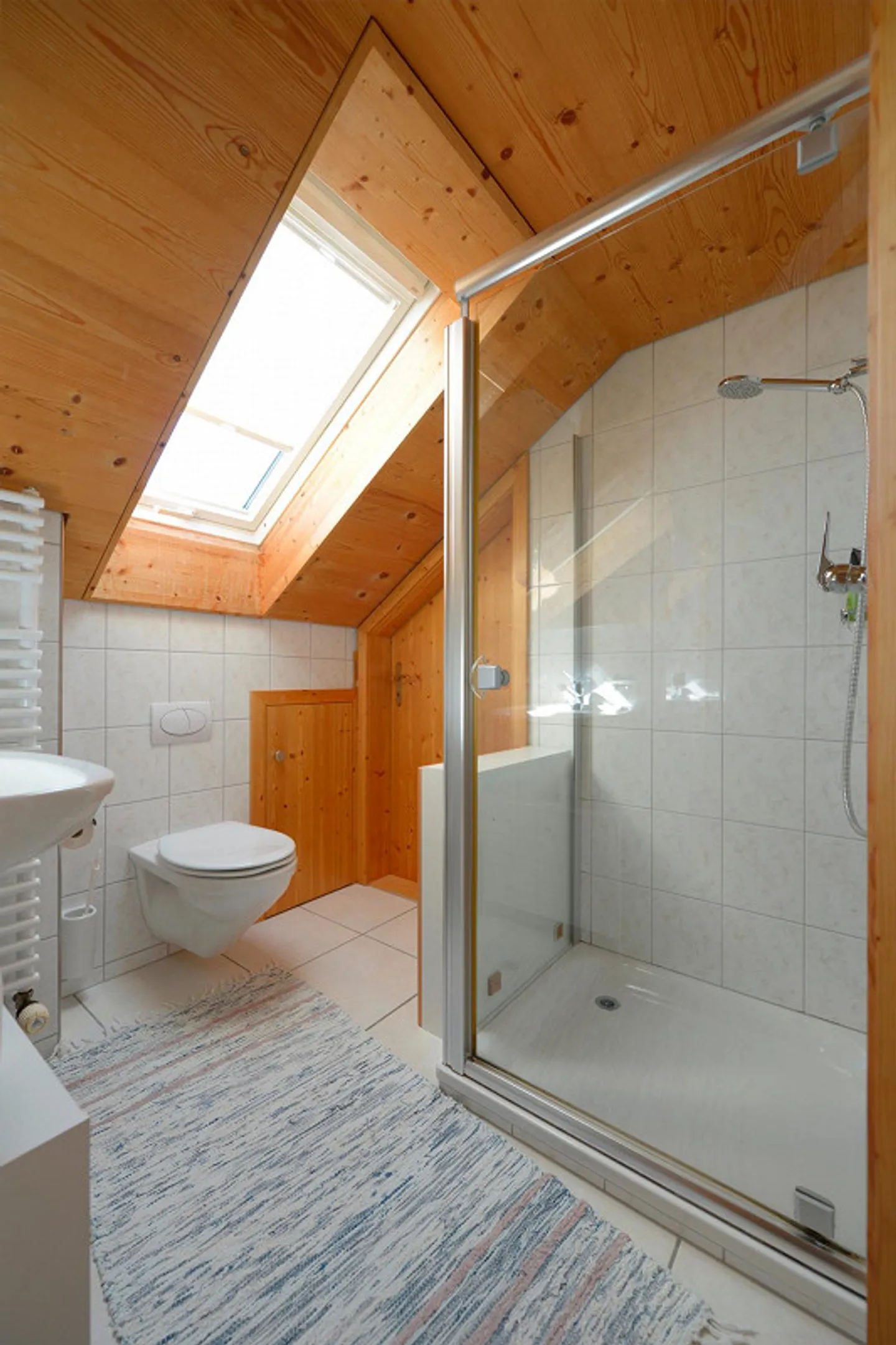 Discover this lovely 4.5-room single-family home in Heiden! - Photo 10 of 16