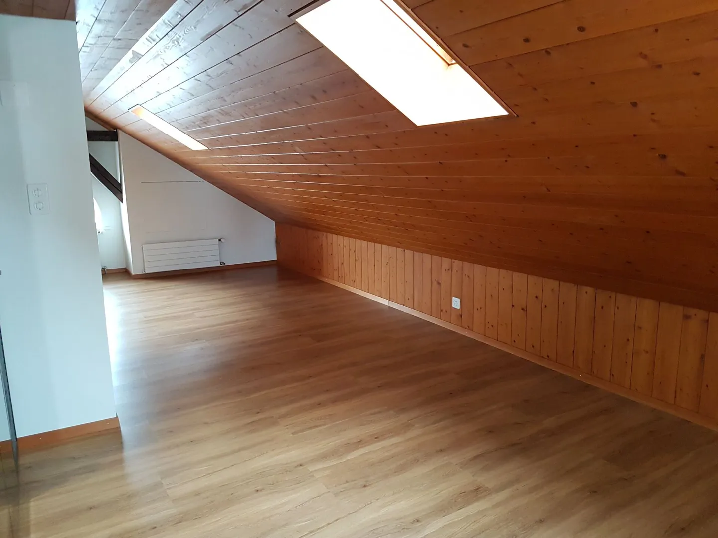 Proprietà redditizia, edificio multifamiliare ben tenuto con 3 appartamenti - Foto 9 di 16