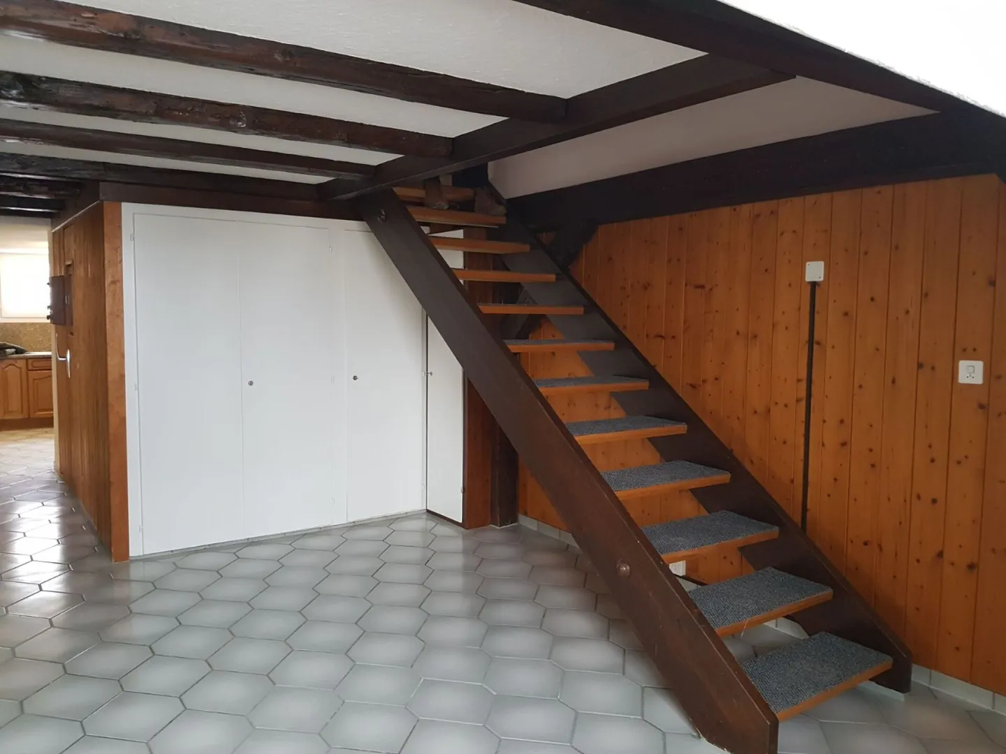 Proprietà redditizia, edificio multifamiliare ben tenuto con 3 appartamenti - Foto 10 di 16