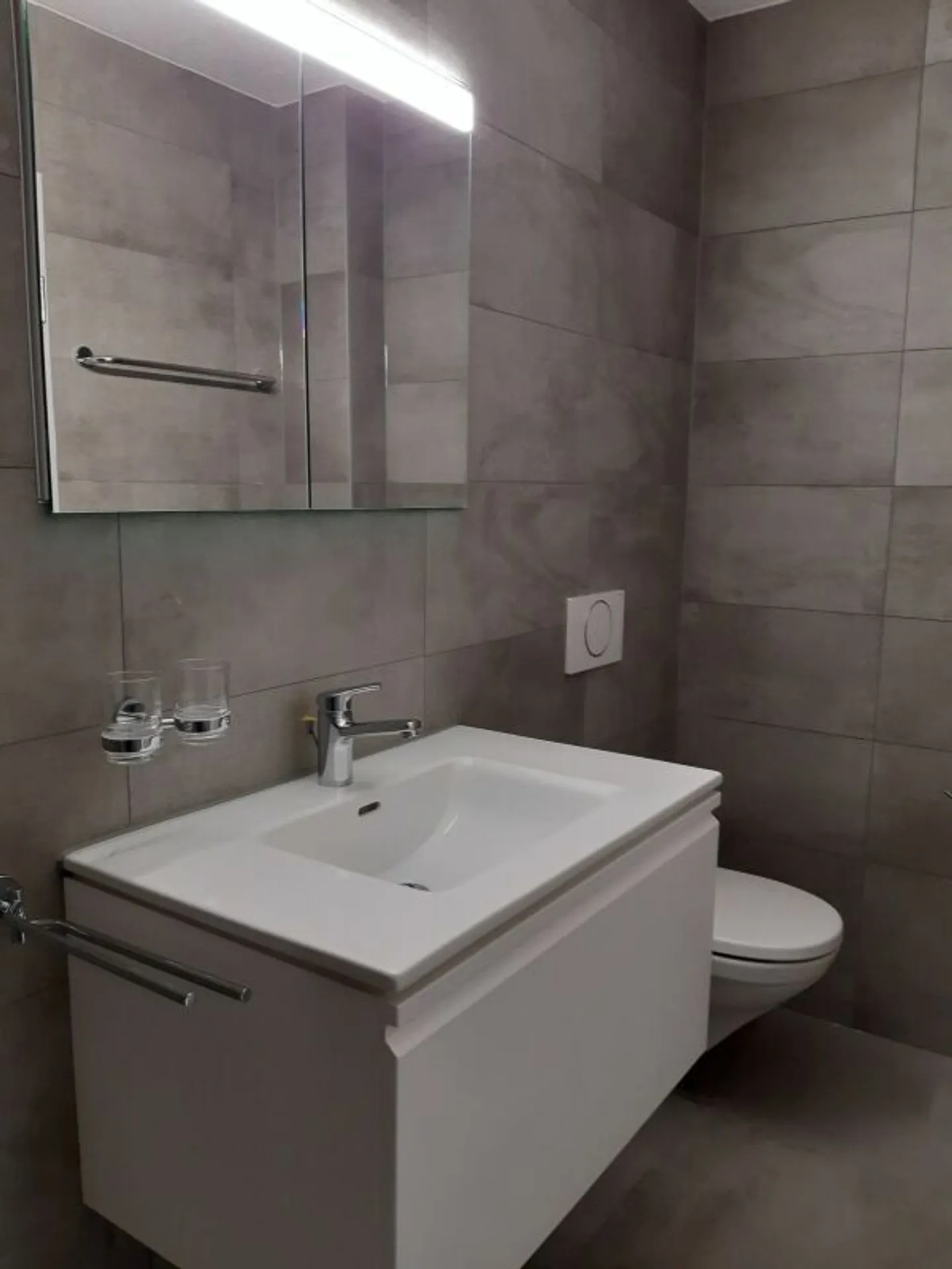 Appartement 3 pièces dans une oasis fiscale - Photo 2 sur 7