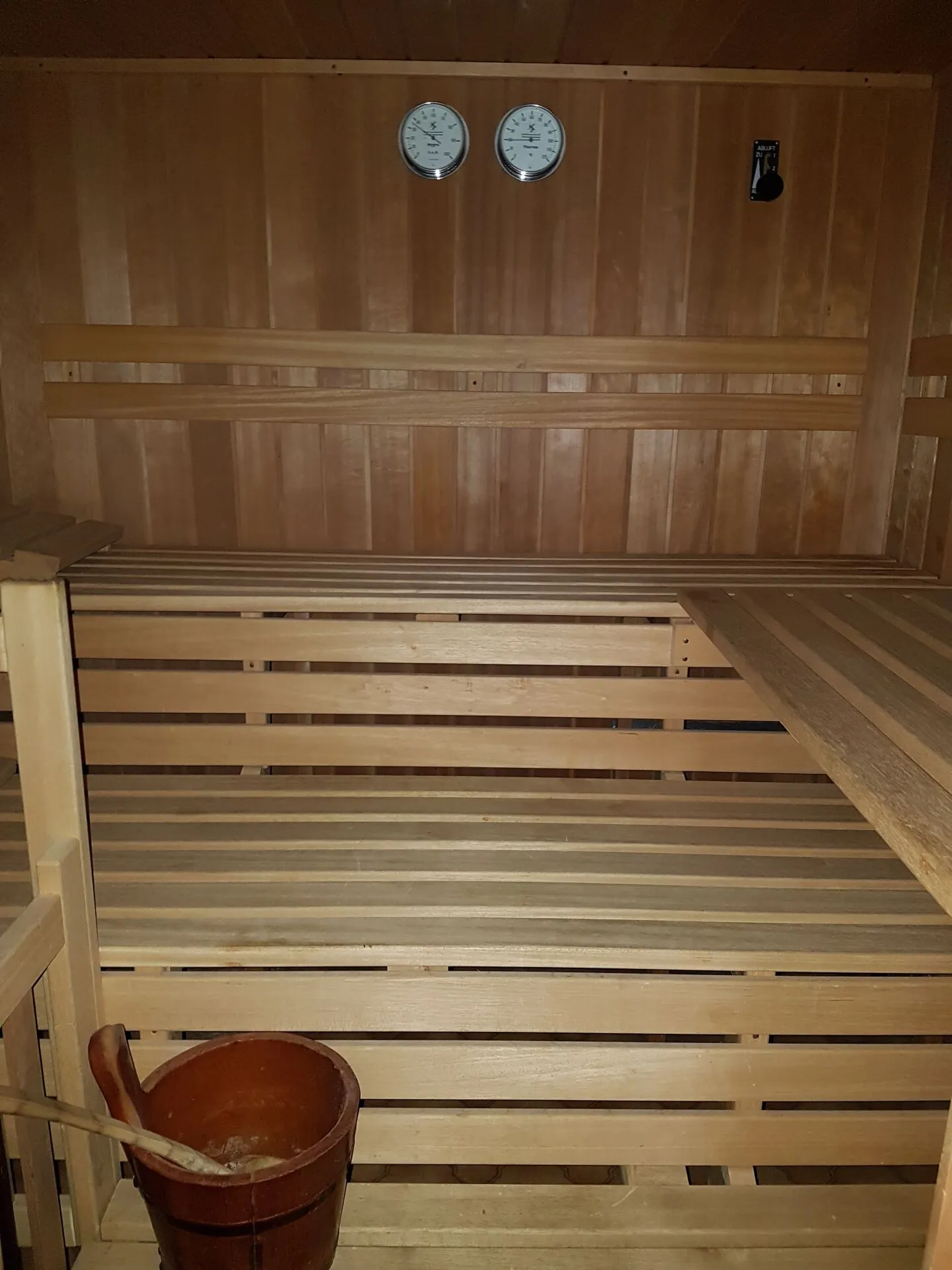 Proprietà redditizia, edificio multifamiliare ben tenuto con 3 appartamenti - Foto 12 di 16