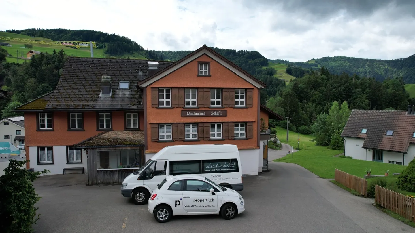 Unica casa residenziale di 7,5 stanze con opzioni di utilizzo versatili a Libingen - Foto 2 di 13