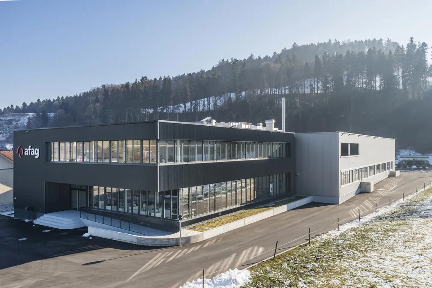Moderne Produktions- und Büroflächen - Foto 1 von 23