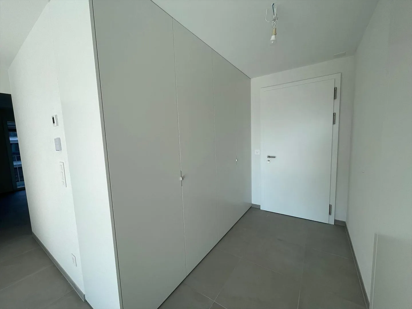 Magnifico nuovo appartamento con grande balcone - Foto 8 di 13