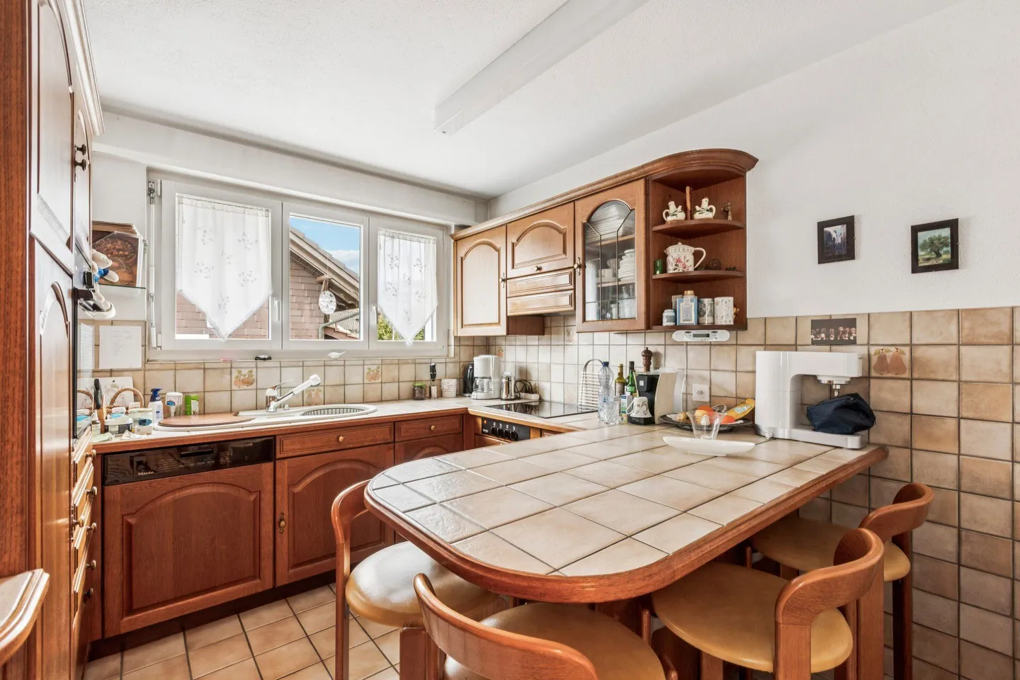 Incantevole Casa Familiare con Giardino - Foto 3 di 7