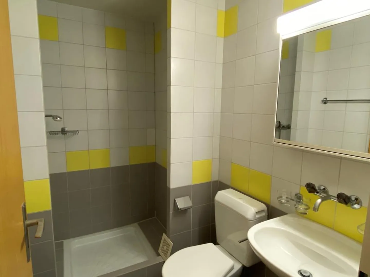 Helle Wohnung mit Garten - Foto 4 von 7