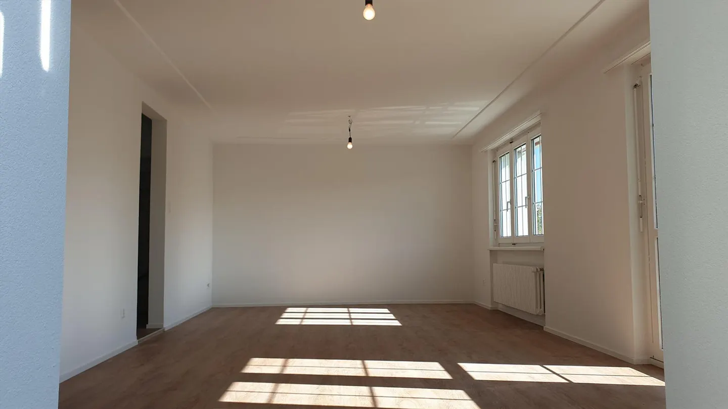 Maison individuelle de 4,5 pièces dans un emplacement ensoleillé - Photo 4 sur 9