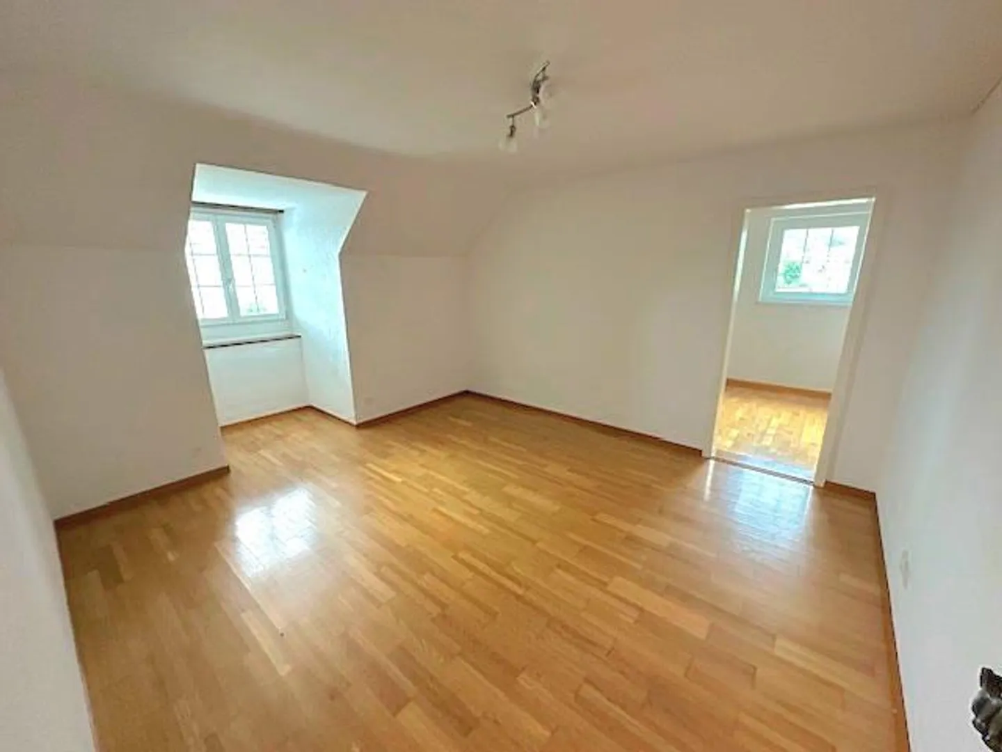 3.5 Room Attic Apartment in Central Location in Abtwil - Photo 6 of 10