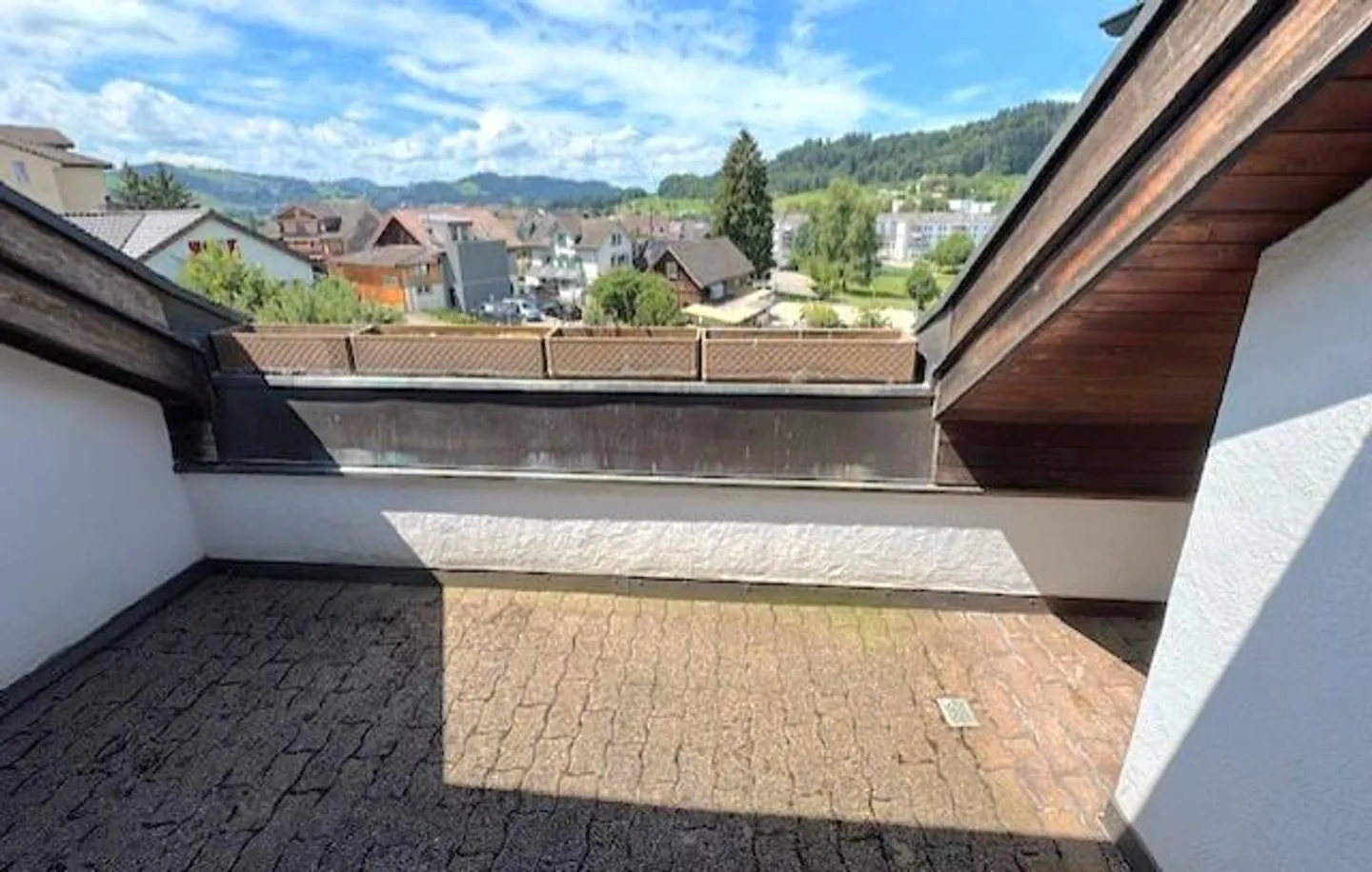 3.5 Room Attic Apartment in Central Location in Abtwil - Photo 9 of 10