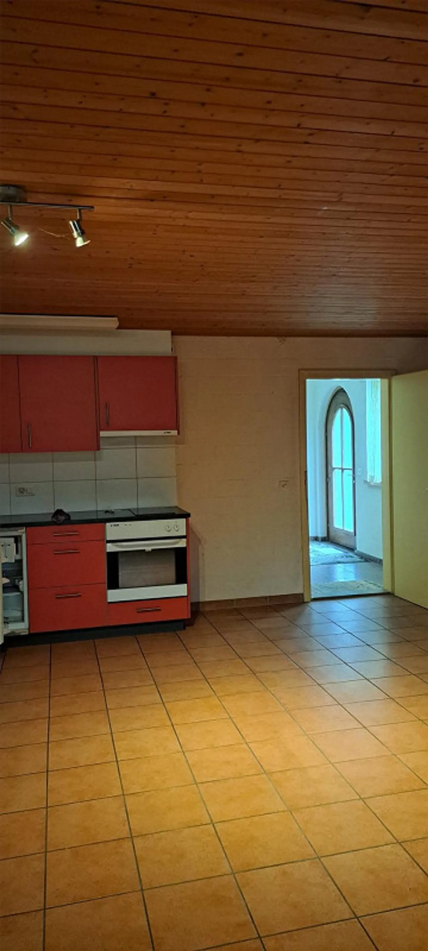 1 Room Apartment / Studio on the Ground Floor - Photo 2 of 7