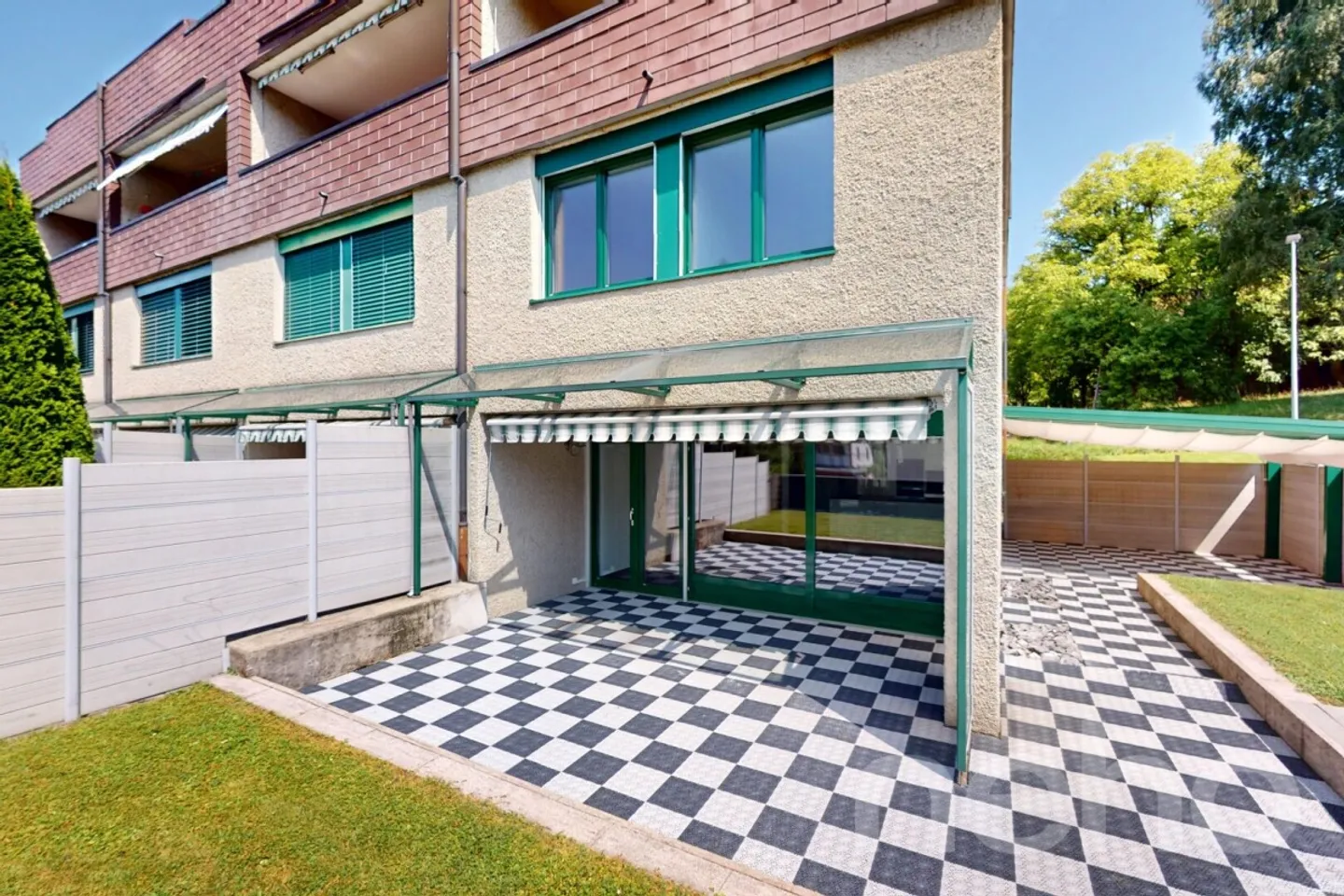 Modern and renovated maisonette apartment with garden seating area - Photo 10 of 12