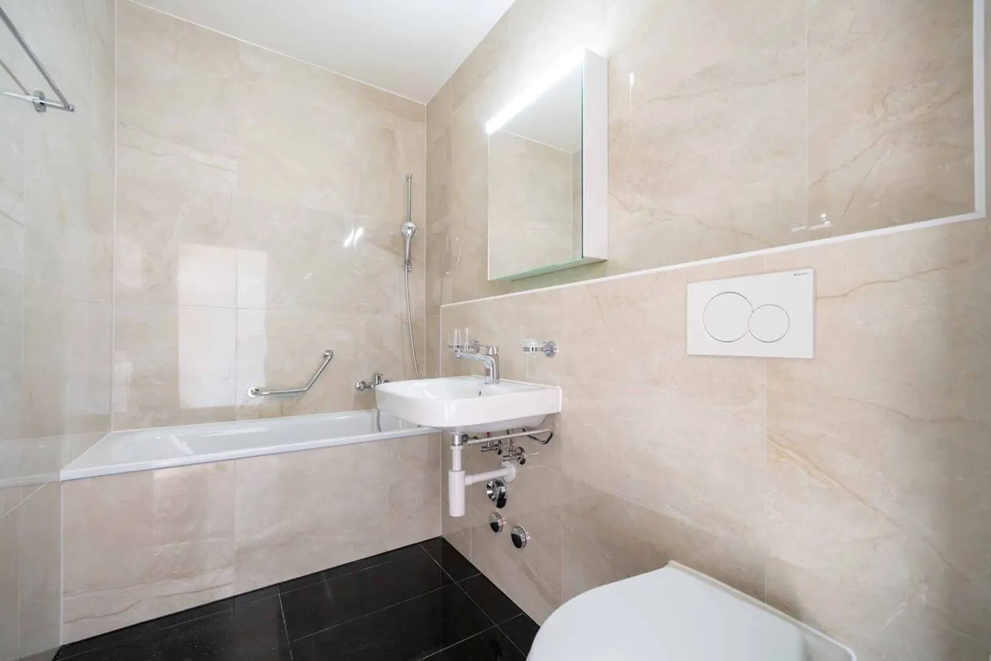 Appartement spacieux avec vue sur le lac - Photo 9 sur 13