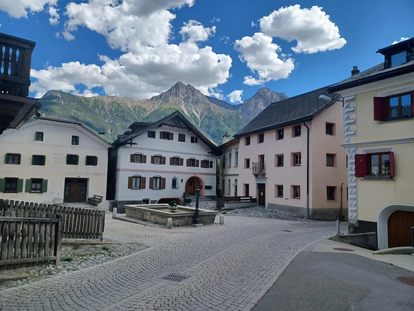Le charme traditionnel rencontre le panorama montagneux à Sent - Photo 16 sur 16