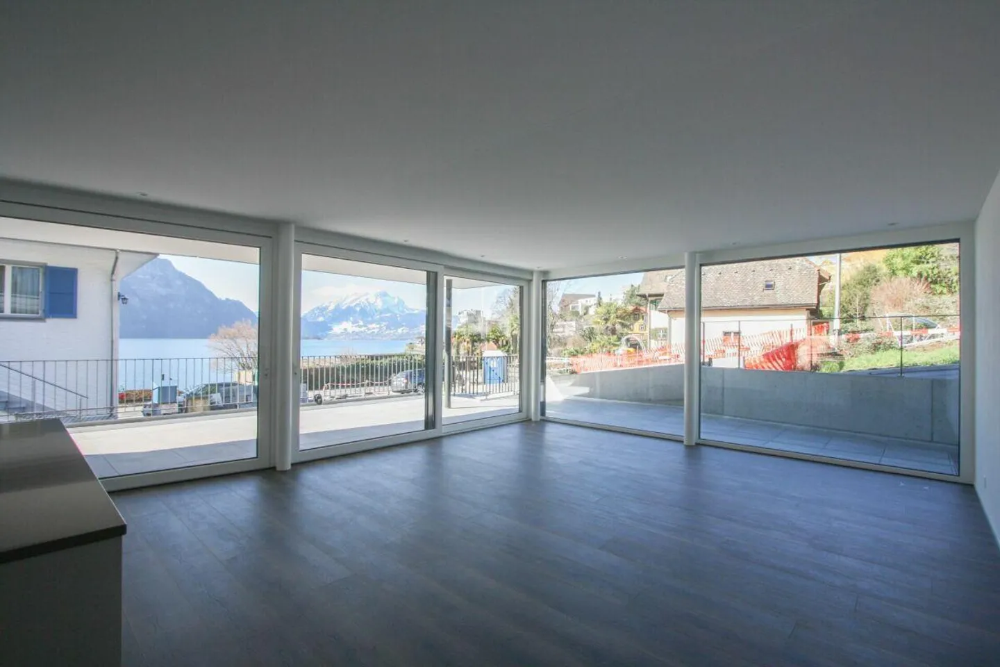 Appartement de 4,5 pièces avec vue sur la montagne et le lac - Photo 3 sur 13