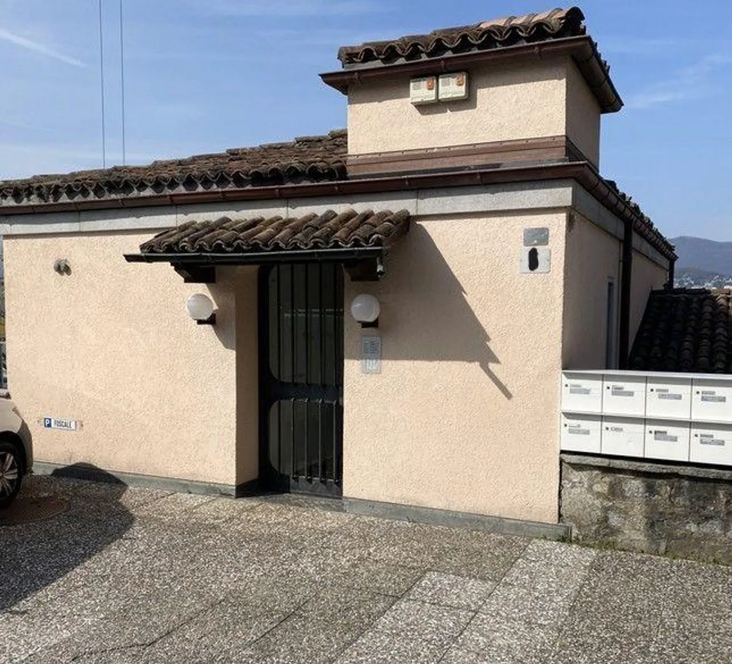 Proprietà all'asta con balcone - Foto 1 di 13