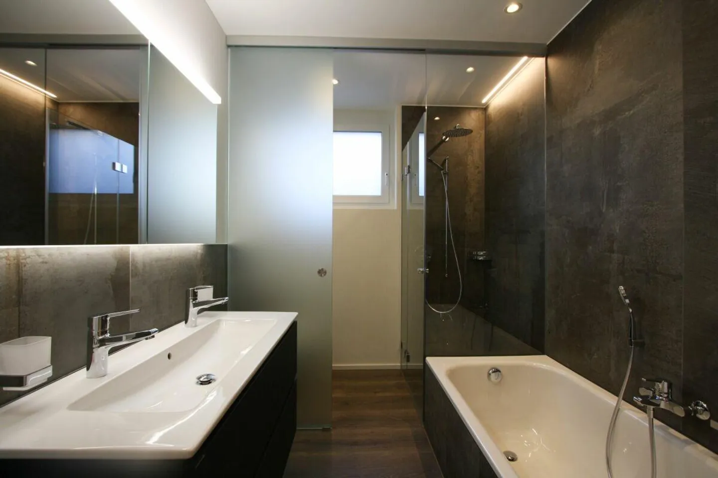 Appartement de 4,5 pièces avec vue sur la montagne et le lac - Photo 8 sur 13