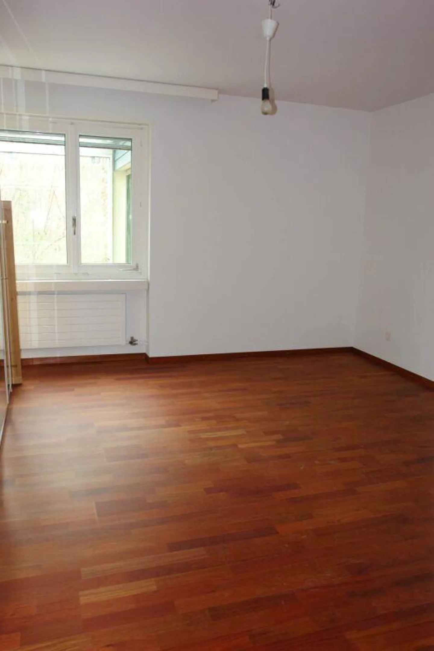 Grosszügige Wohnung mit Terrasse - Foto 3 von 11