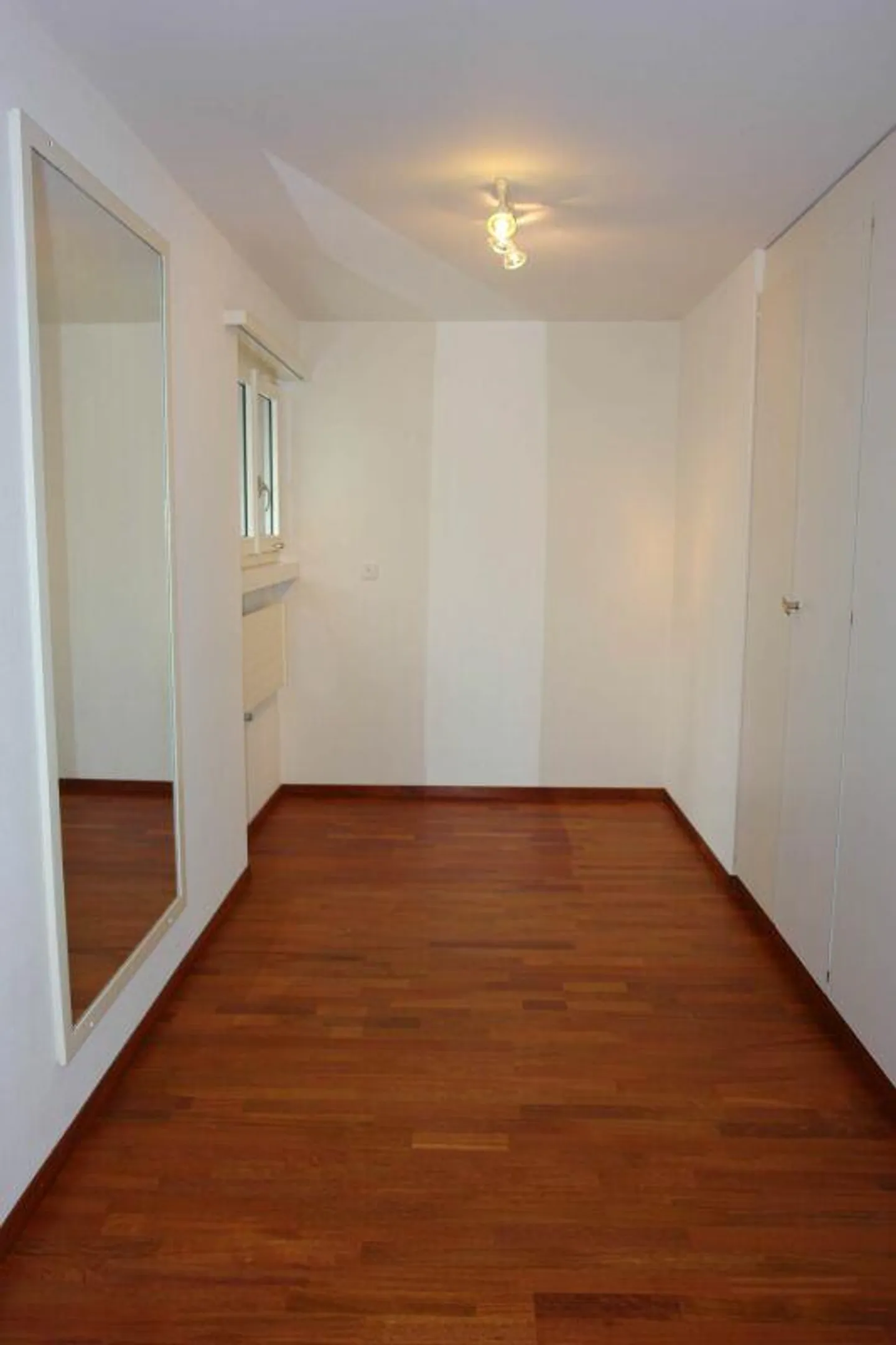 Grosszügige Wohnung mit Terrasse - Foto 4 von 11