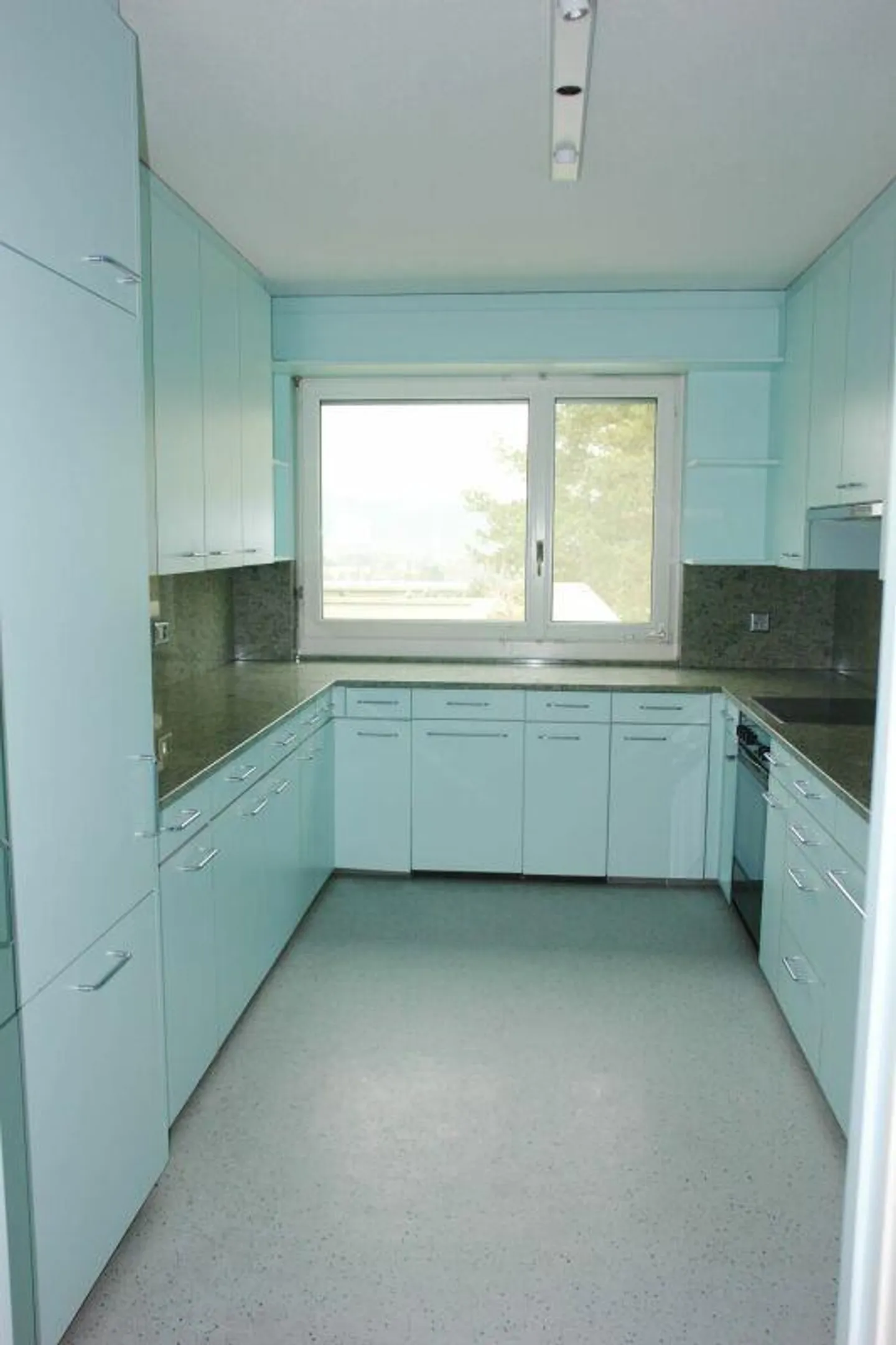 Grosszügige Wohnung mit Terrasse - Foto 6 von 11