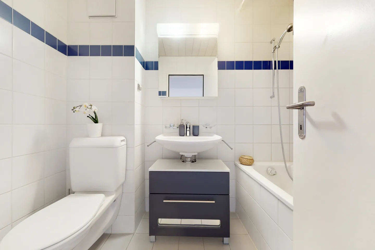 Appartement sous les combles avec facteur de bien-être et cheminée privée ! - Photo 7 sur 8