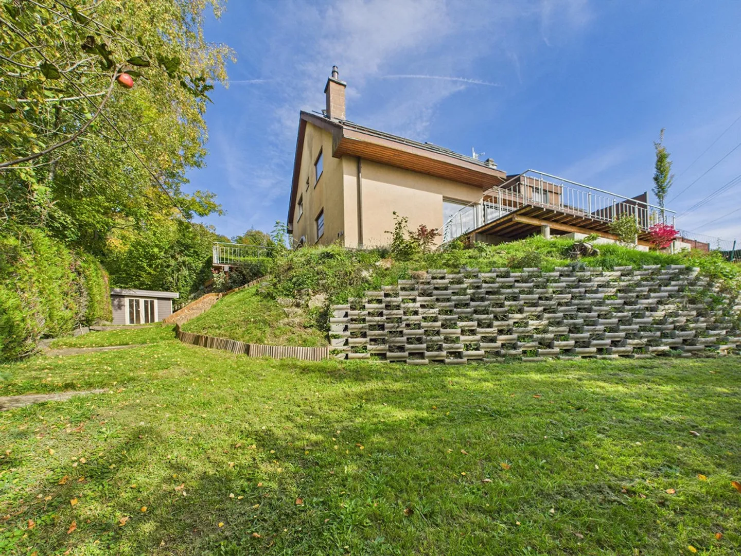Maison jumelée rénovée de 5.5 pièces avec jardin, véranda et grand ... - Photo 1 sur 14