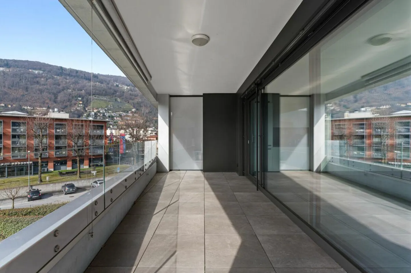 Moderne und designorientierte Residenz. 3,5 Zimmer mit großer Terrasse - Foto 1 von 10