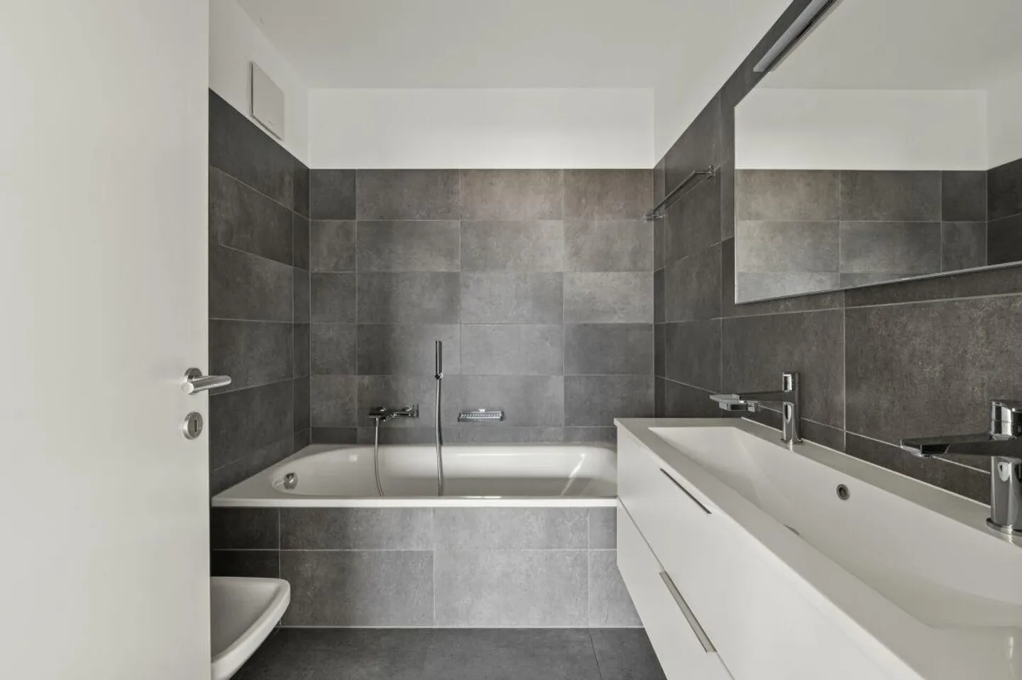 Moderne und designorientierte Residenz. 3,5 Zimmer mit großer Terrasse - Foto 5 von 10