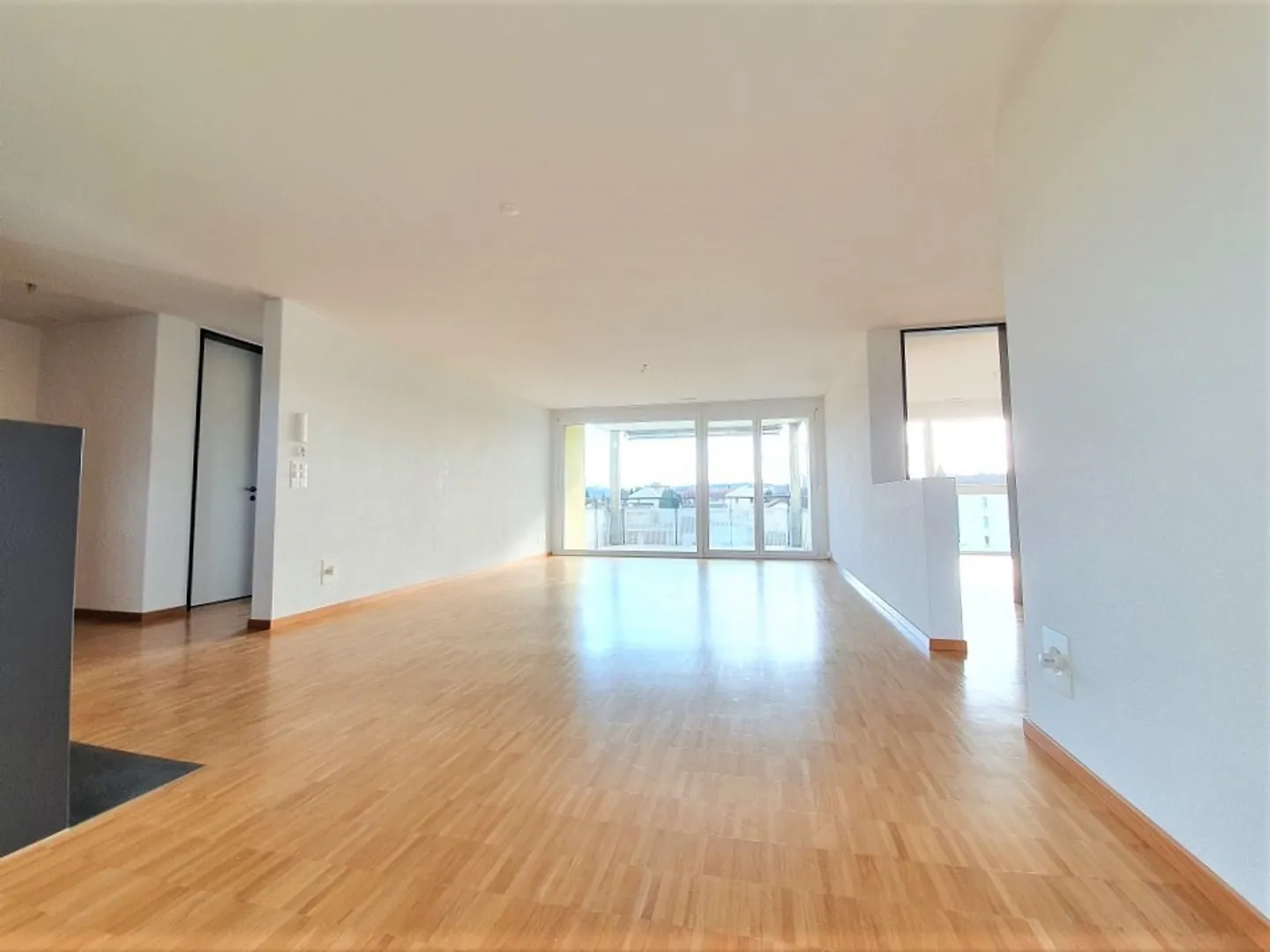 Geräumige Wohnung mit Balkon - Foto 5 von 8