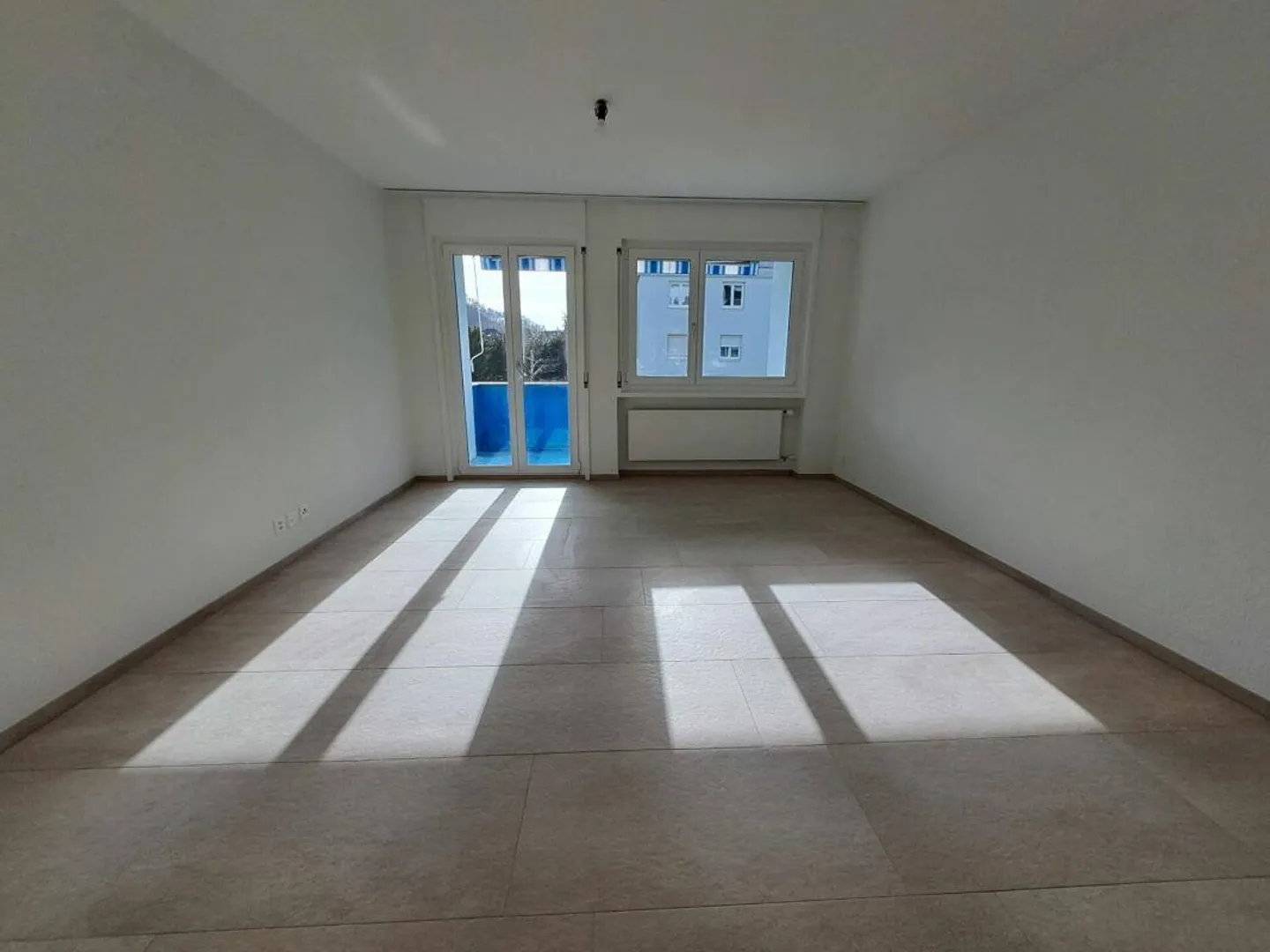 Centrally located 1.5-room apartment near the train station - Photo 3 of 5