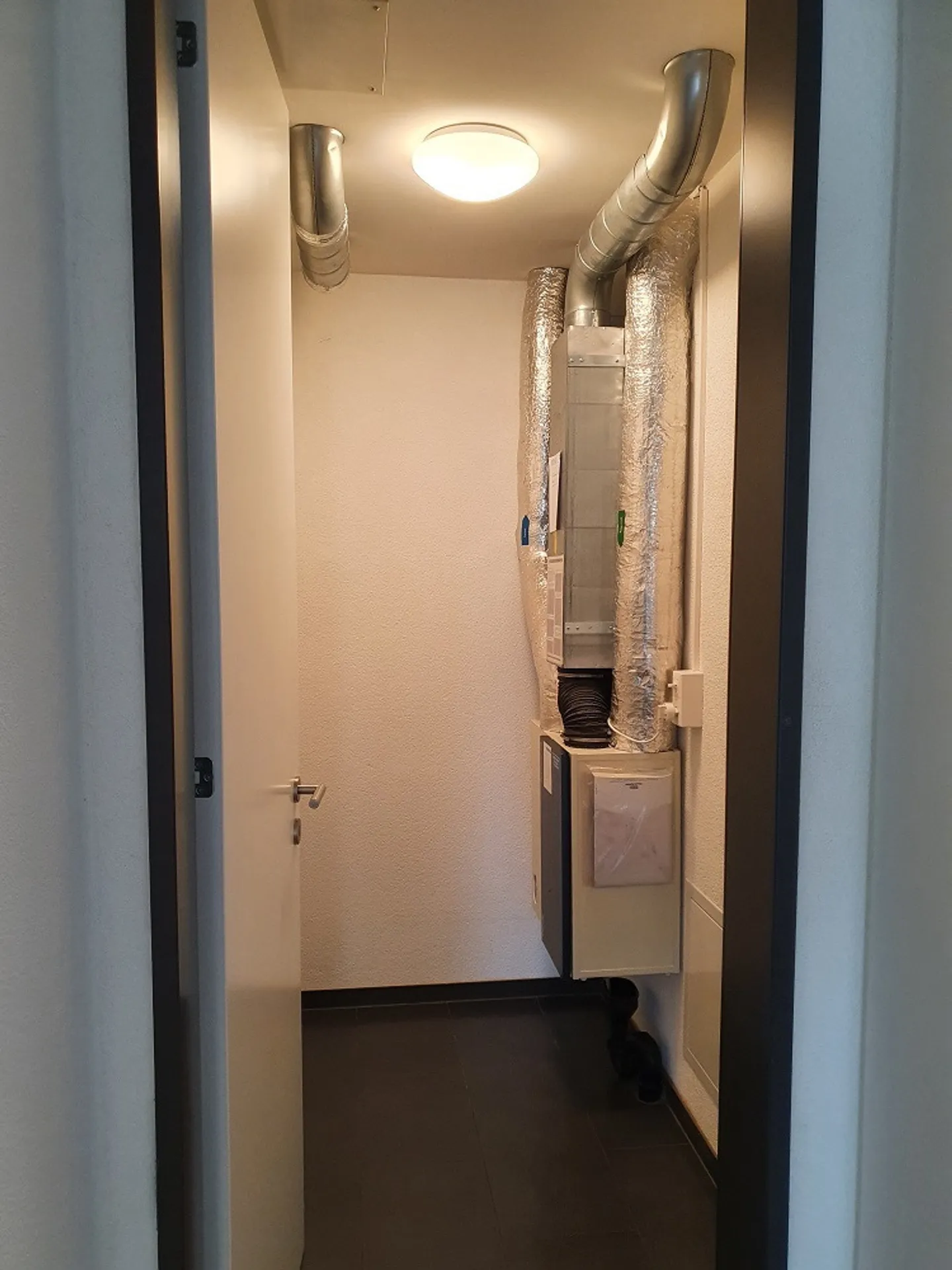 Geräumige Wohnung mit Balkon - Foto 7 von 8