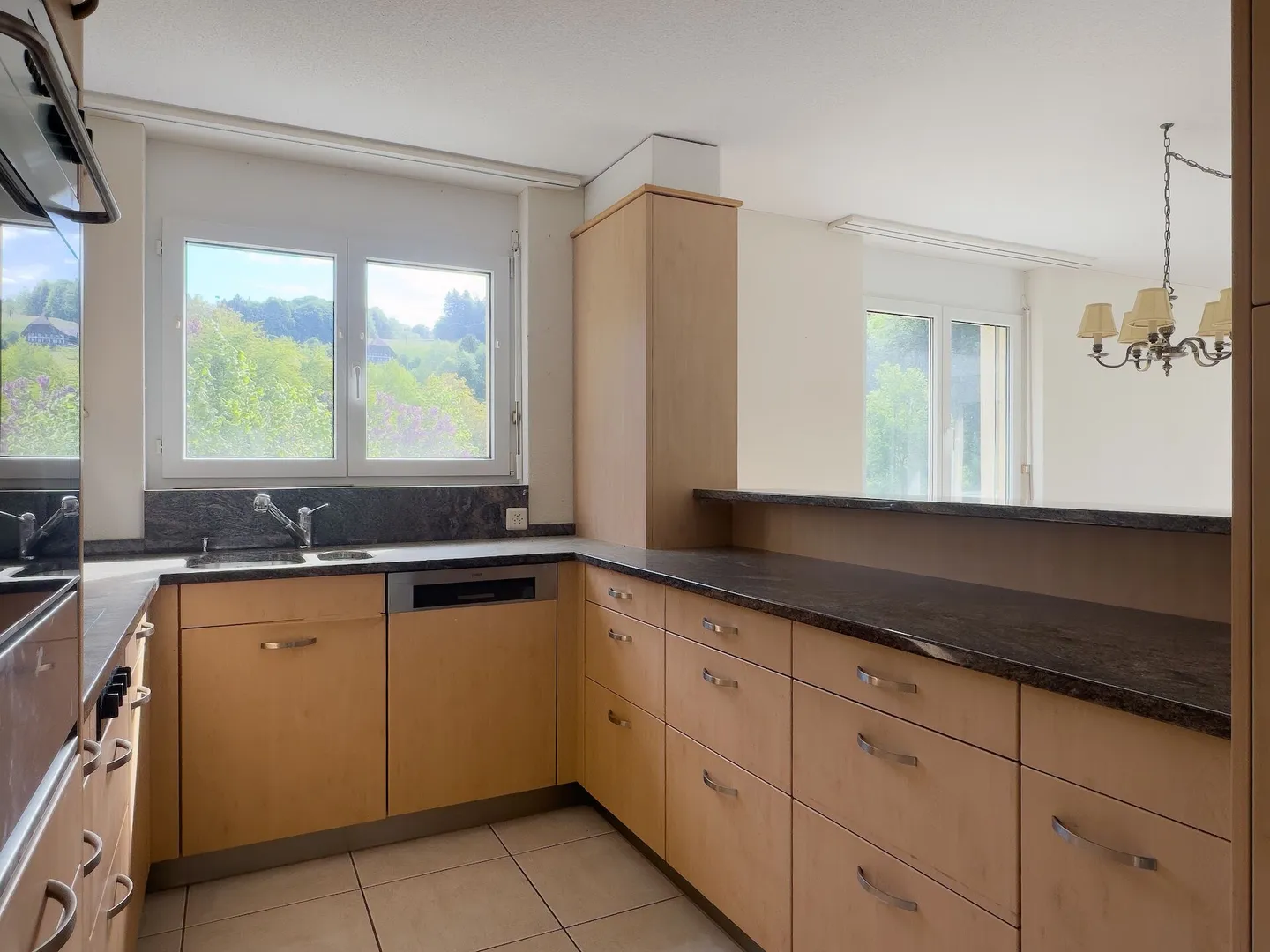 Geräumiges Terrassenhaus mit Aussicht - Foto 5 von 21