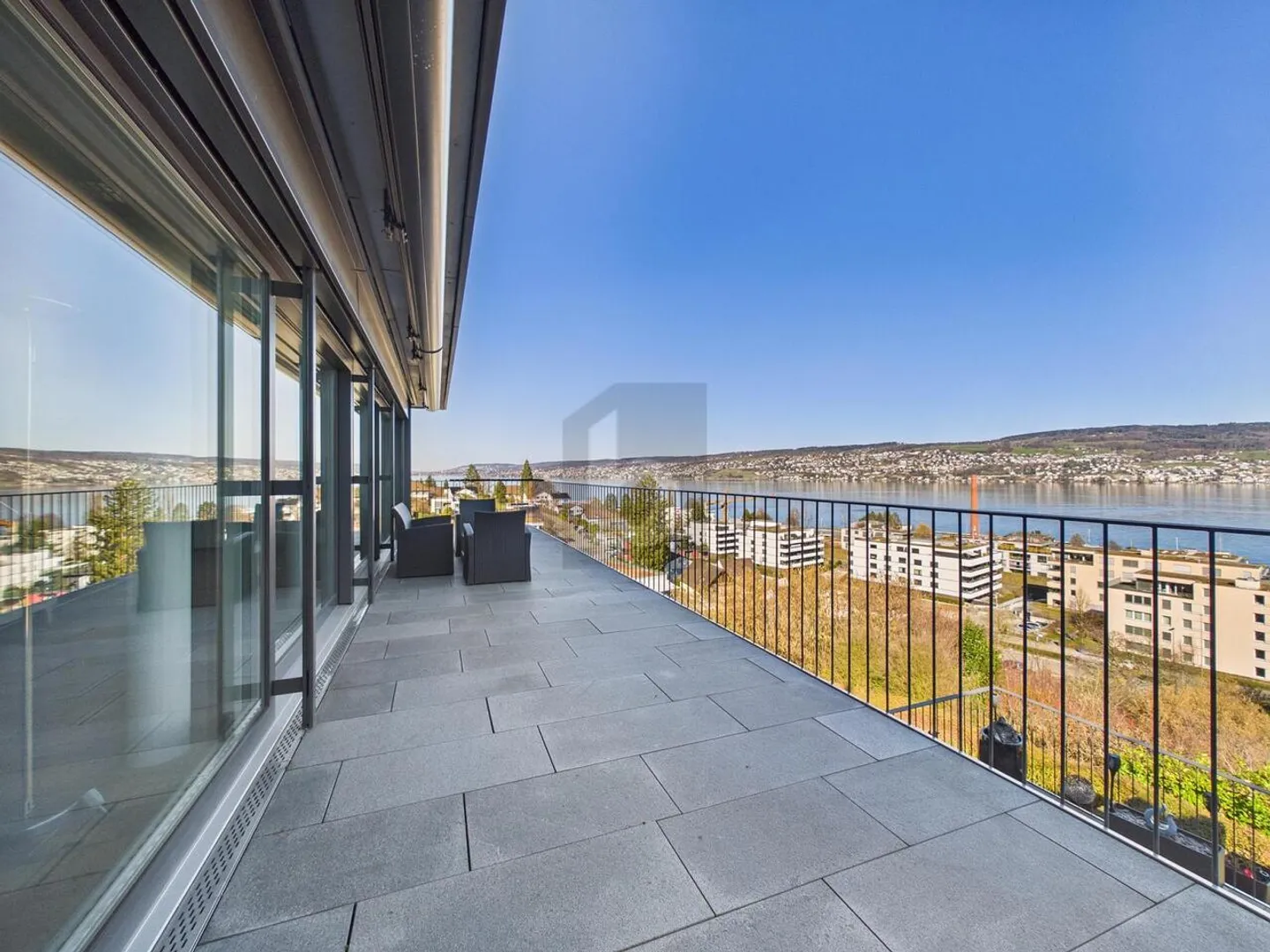 Luxuswohnung mit Seeblick - Foto 2 von 6