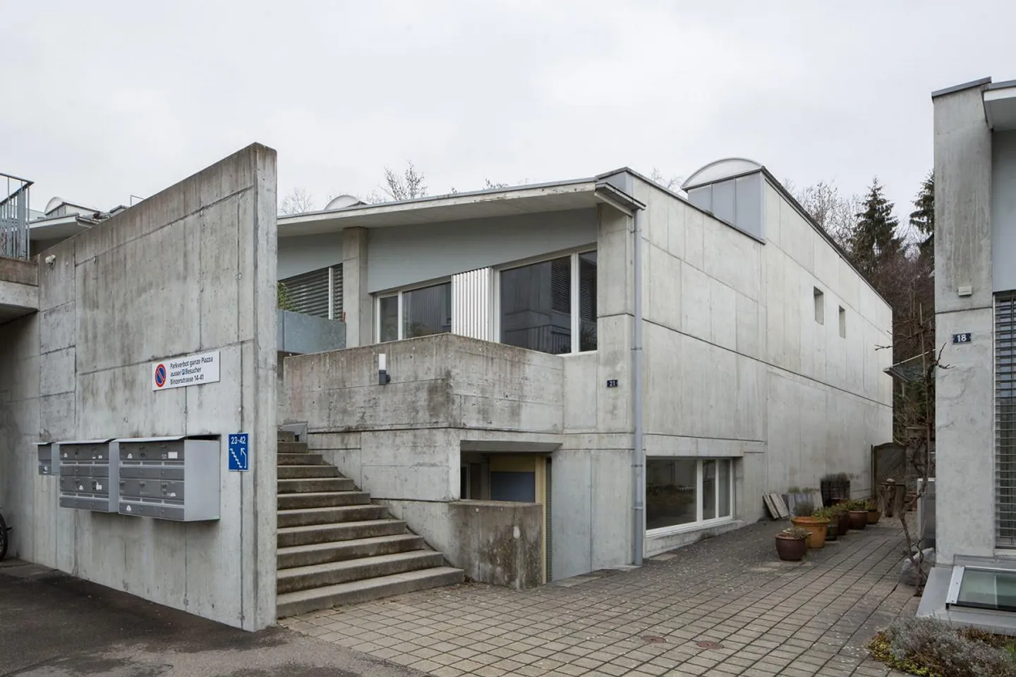 Superbe sensation d'espace avec des pièces hautes et ouvertes - Photo 1 sur 11