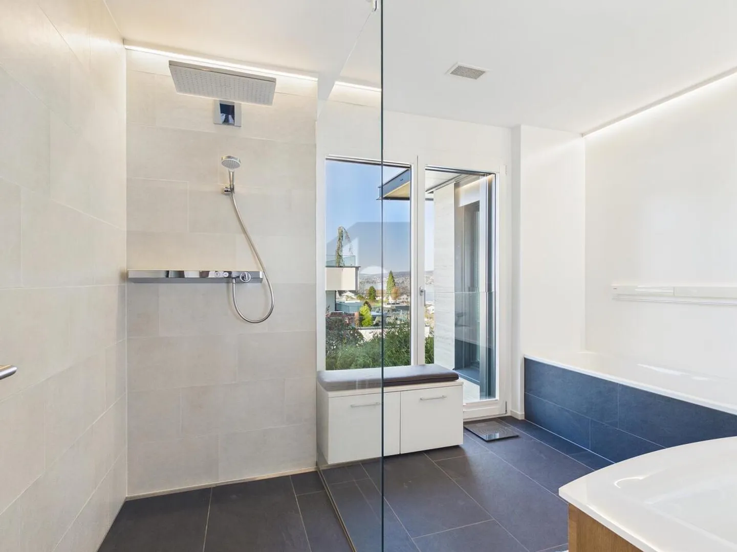 Luxuswohnung mit Seeblick - Foto 5 von 6