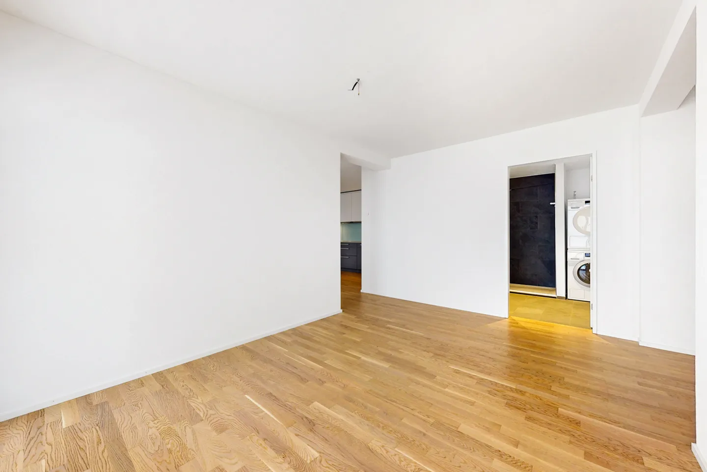 Top modern and right in the center? - Photo 5 of 12