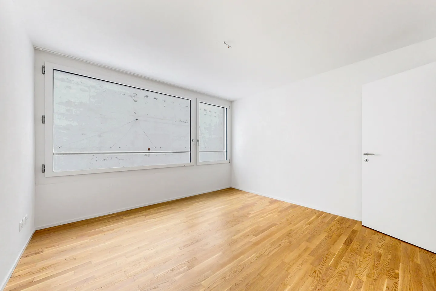Top modern and right in the center? - Photo 7 of 12