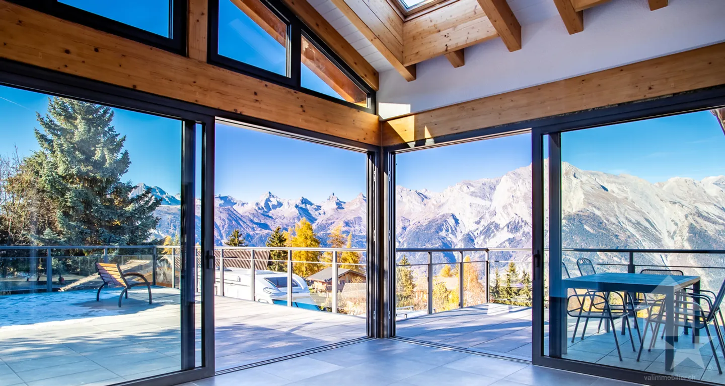 Superbo chalet ristrutturato di 7,5 stanze, vista splendida, 300 m2 - Foto 2 di 23
