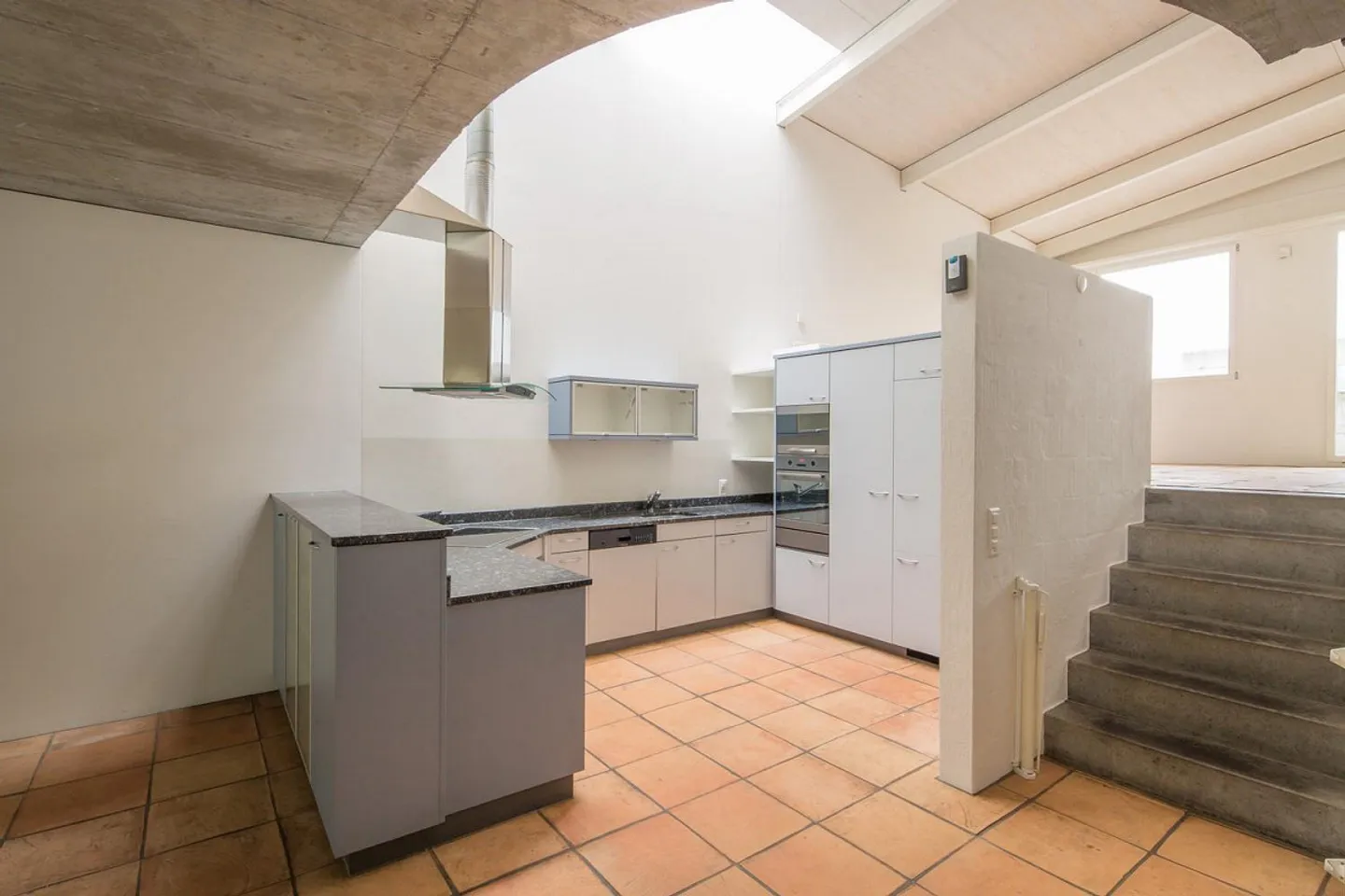 Superbe sensation d'espace avec des pièces hautes et ouvertes - Photo 9 sur 11