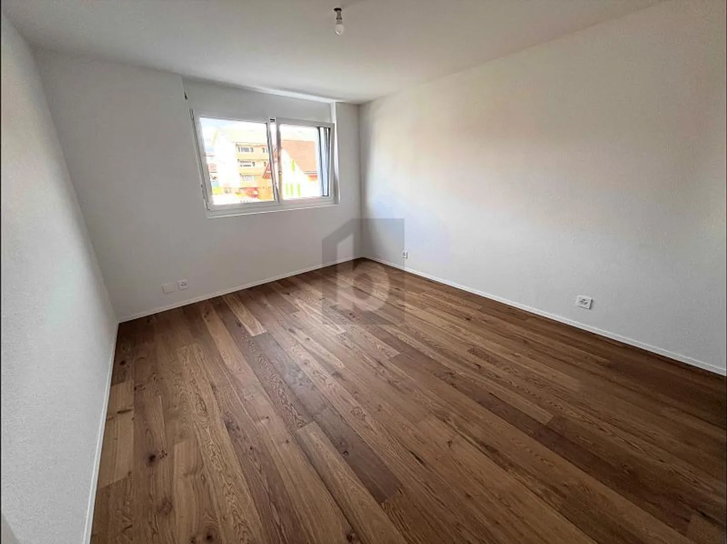 NEW, SPACIOUS AND BRIGHT, HIGH-END FINISHES - Photo 5 of 6