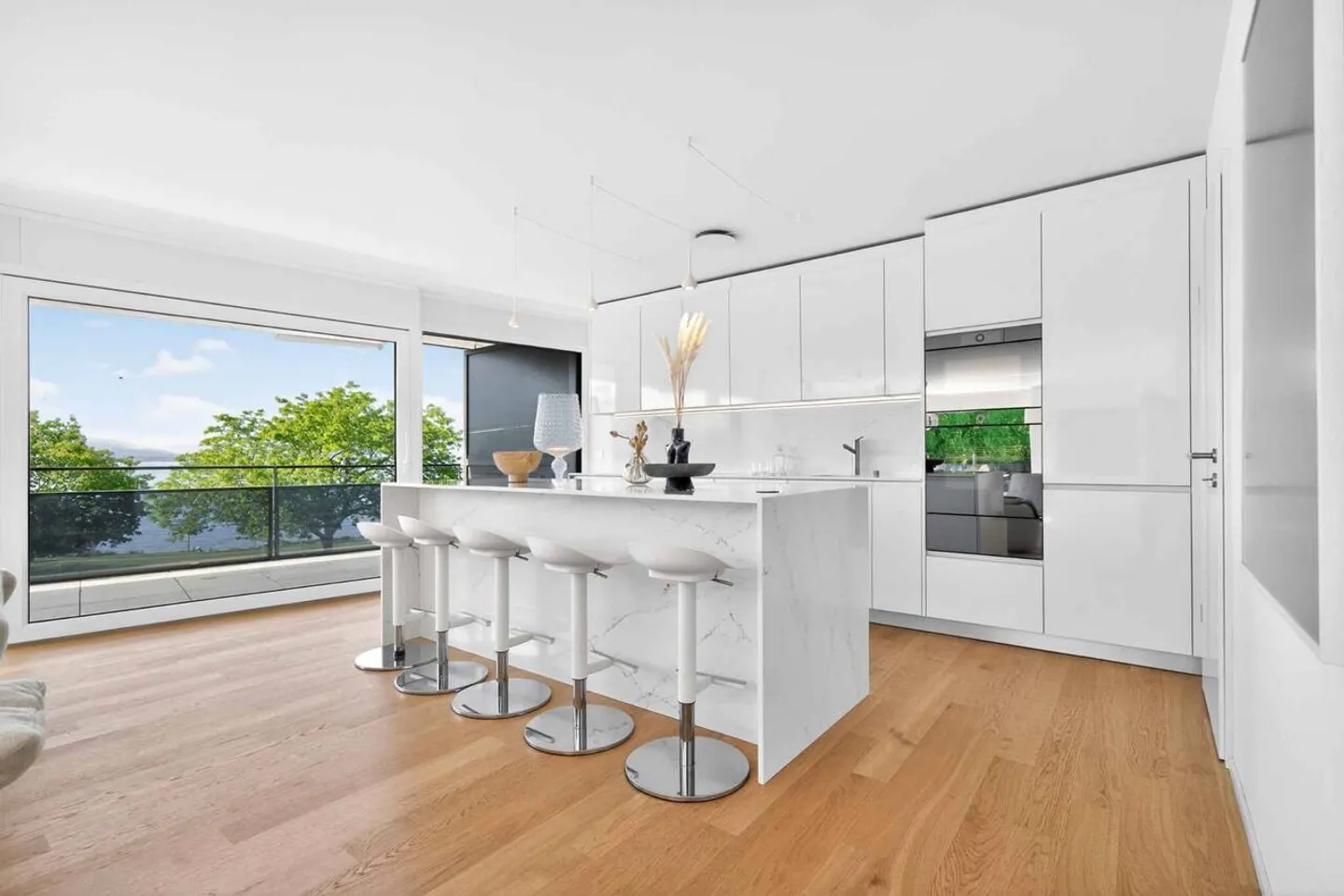 Modernes Apartment mit Seeblick - Foto 3 von 11