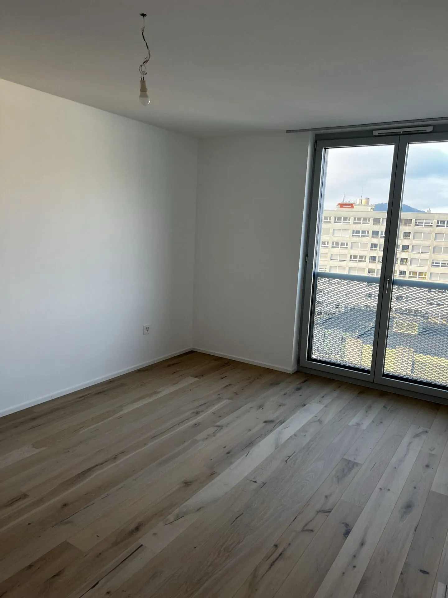 Penthouse (Nr. 19) mit 4,5 Zimmern zur Miete in einem neuen Gebäude mit Aufzug - Foto 13 von 15
